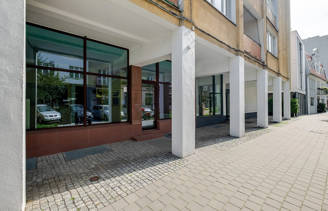 Lokal 60 m2, duże witryny, centrum Gdyni