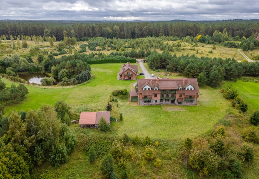 Działka o pow. 5,7 ha nad jeziorem