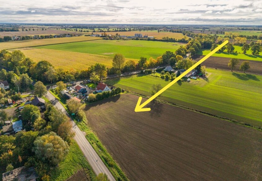 Usługowa | Przy głównej drodze | Prąd i woda