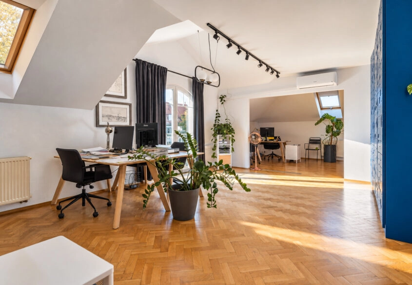 135m2 3 miejsca parkingowe, klimatyzacja,2 balkony