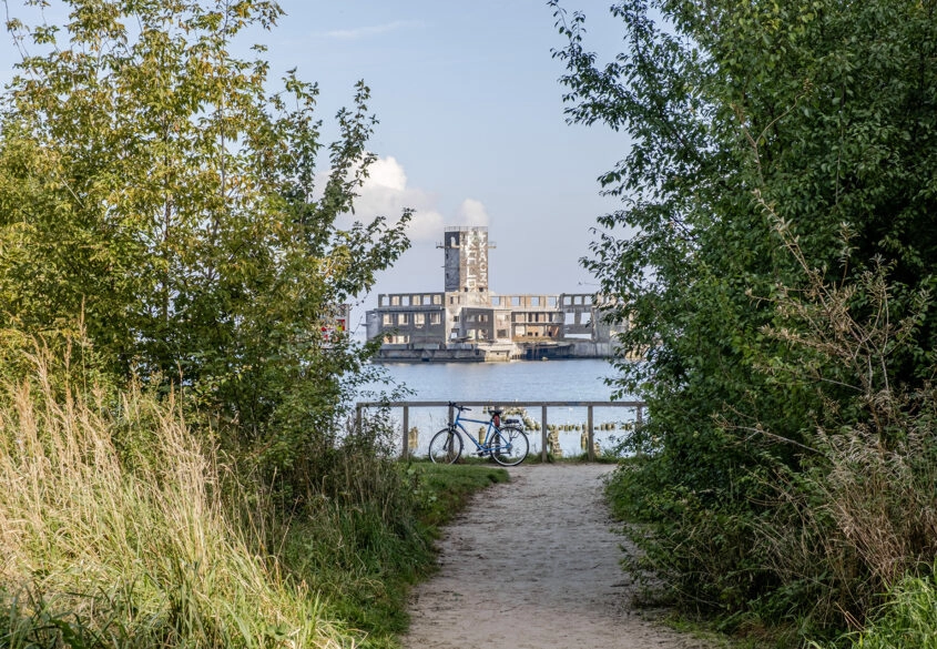 Wygodna kawalerka oddzielna kuchnia 2 minuty plaża
