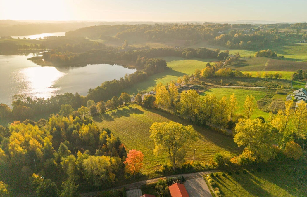 Chmielno, prawie 1 ha, zab. mieszkaniowa jednorodzinna