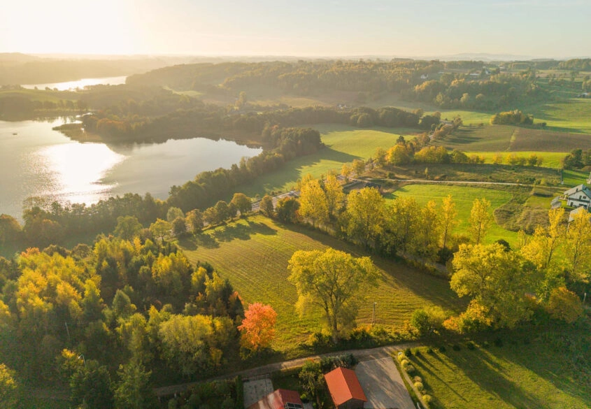 Chmielno, prawie 1 ha, zab. mieszkaniowa jednorodzinna